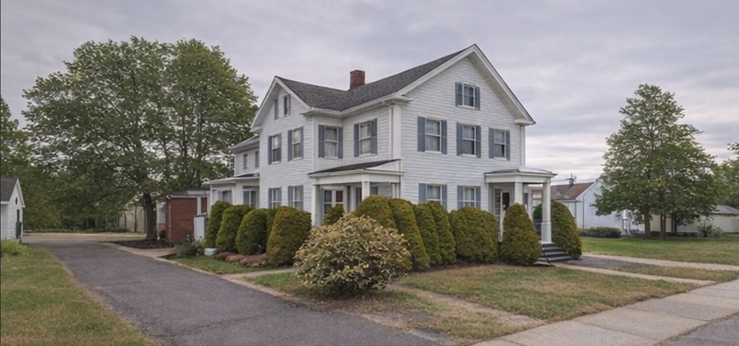 Well-maintained property with off-street parking. - 41 Russell St