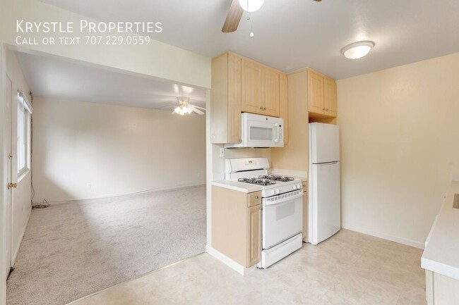 Building Photo - NOW Available In Benicia! 2 BD, 1 BA Condo...