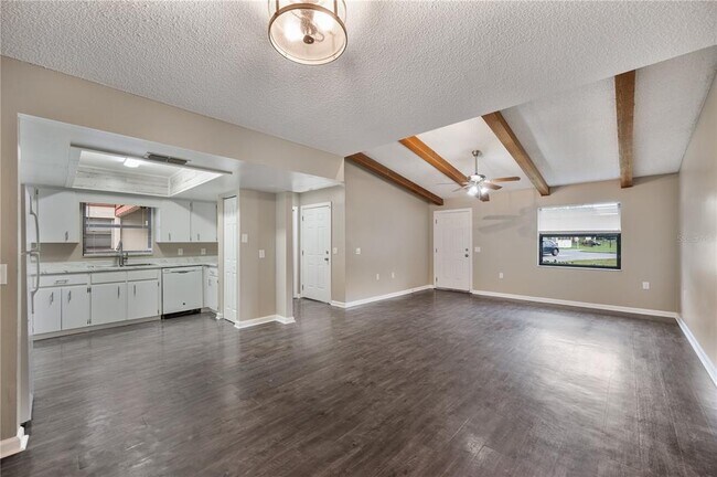 Building Photo - 5513 Karan Ct