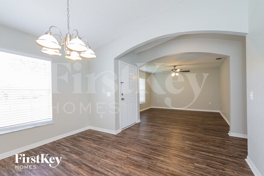 Building Photo - 1424 Teal Dr