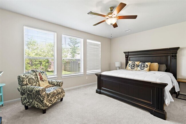 Building Photo - 127 Winged Elm Ct