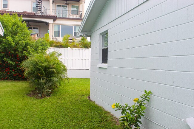 Building Photo - 178 175th Ave E