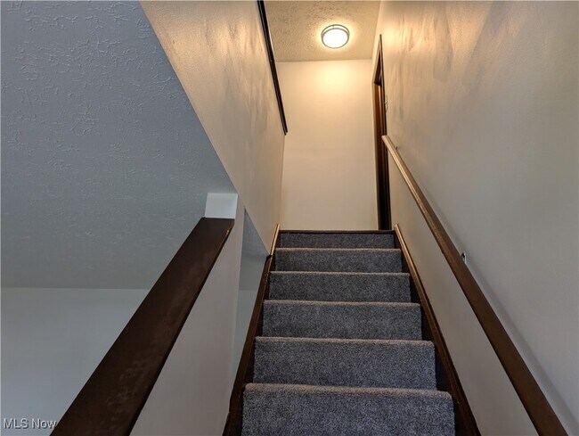 Building Photo - 595 Dayton St