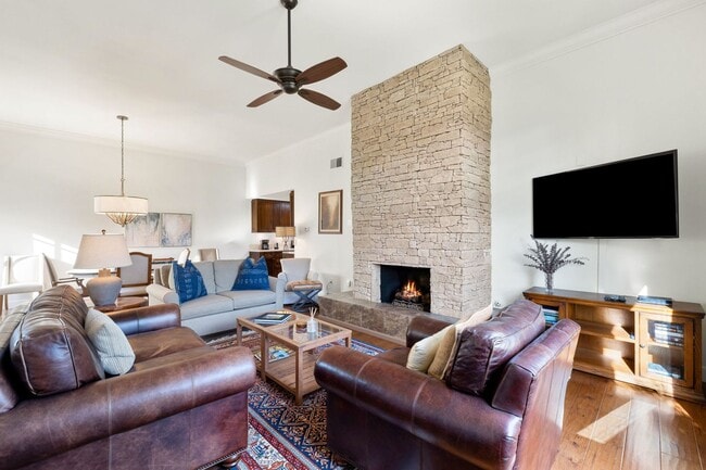 Building Photo - Luxury Golf Course Retreat in Indian Wells (Monthly Only - No Long Term)