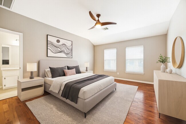 Building Photo - 1138 W 25th St