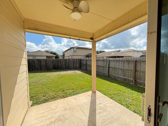Building Photo - Beautiful 3-bed 2-Bath home in Avery Park ...