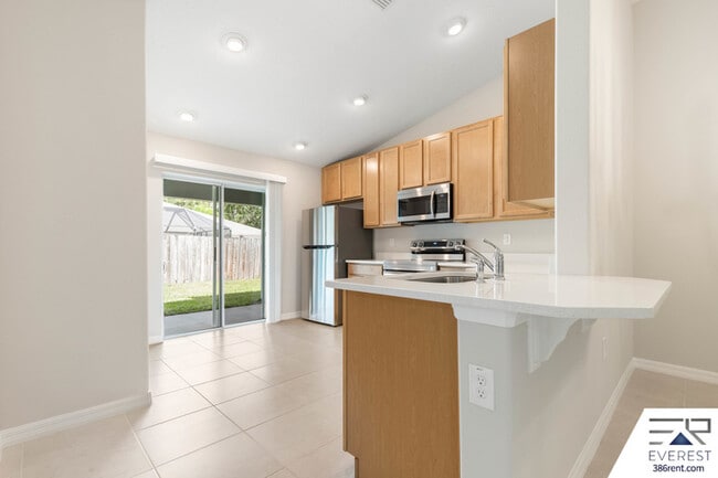 Building Photo - 16 Unimay Ct