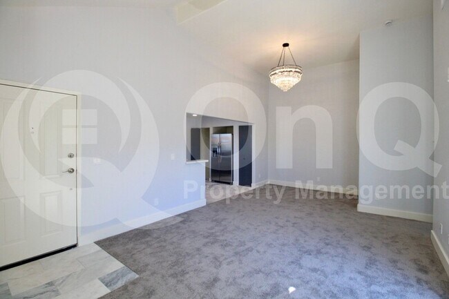 Building Photo - 10115 E Mountain View Rd