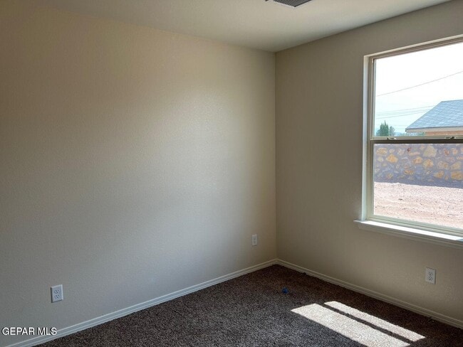 Building Photo - 4868 Marisabel Azcarate St