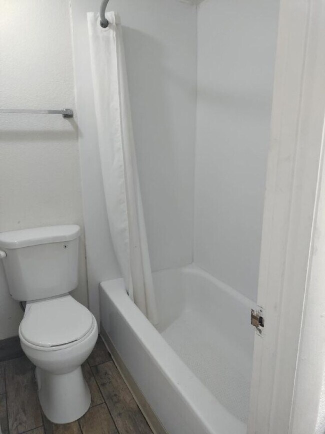 Building Photo - All Utilities Included! Horizon Suites – Your Own Private Suite Starting at Just $995/month