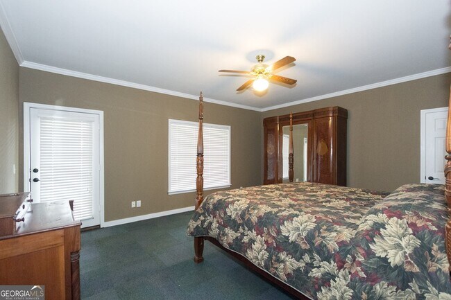 Building Photo - 5166 Wheeler Dr