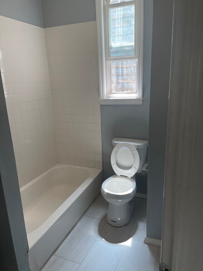 Building Photo - 53 Terhune Ave