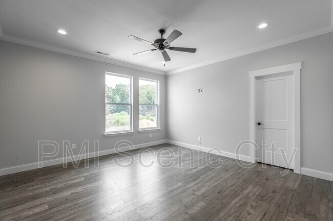 Building Photo - 1908 Cypress Ln