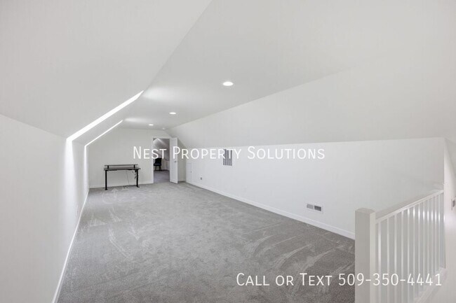 Building Photo - 123 9th Ave