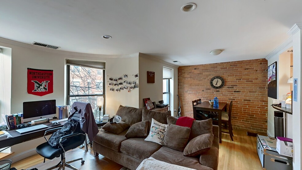 Building Photo - 78 Gainsborough St