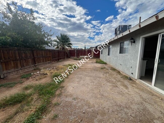 Building Photo - 841 Chateau Way