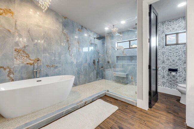 Building Photo - 1707 N Peninsula Ave