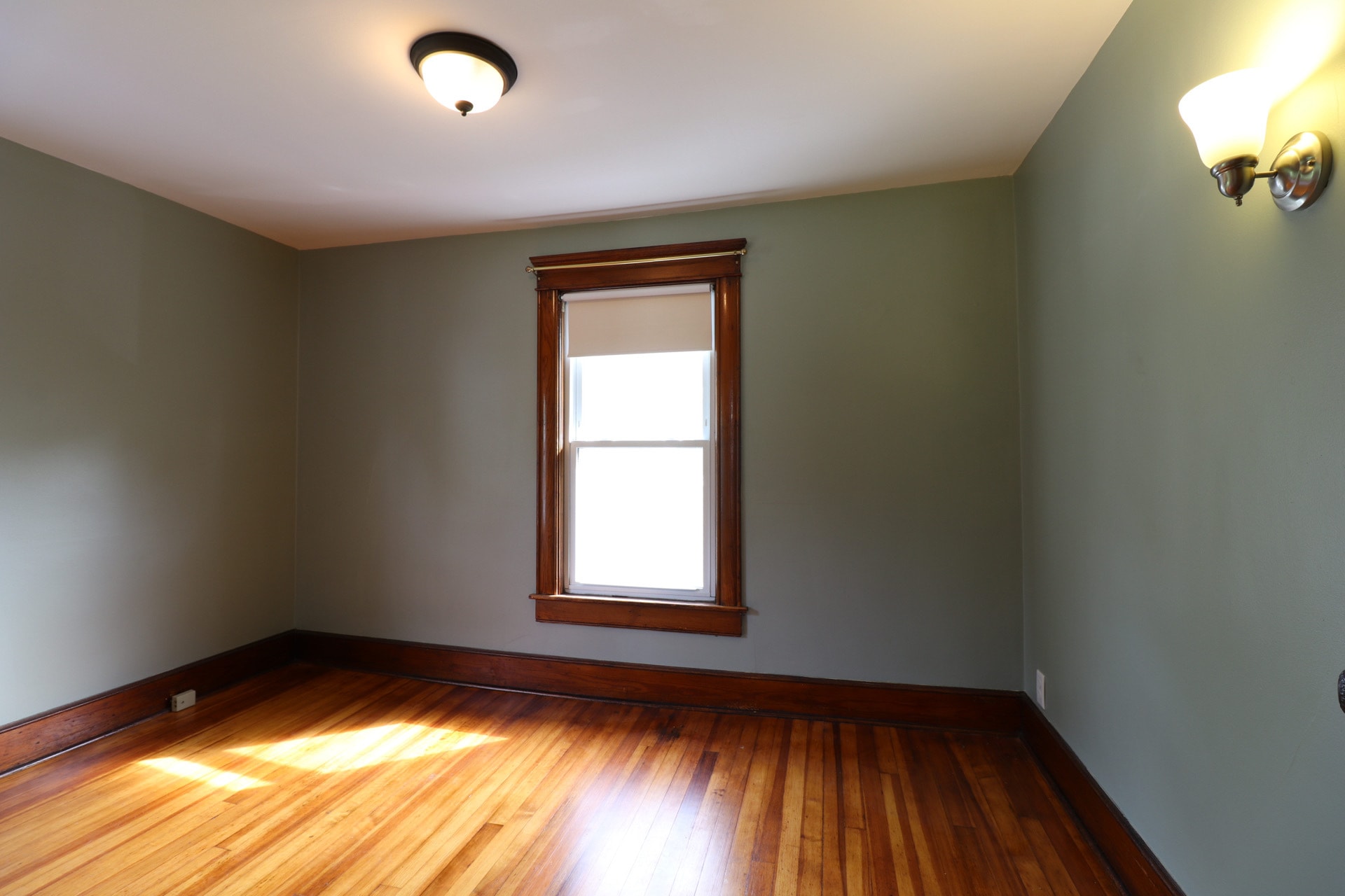 Second Bedroom - 128 Crestmont Rd