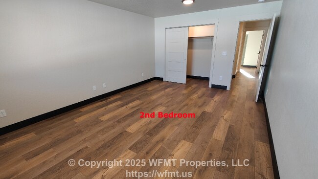 Building Photo - 852 S Camas Ln