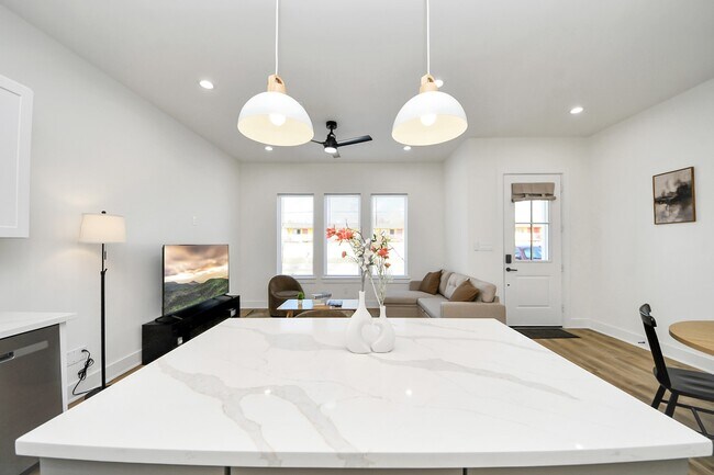 Building Photo - 3907 Maggie St