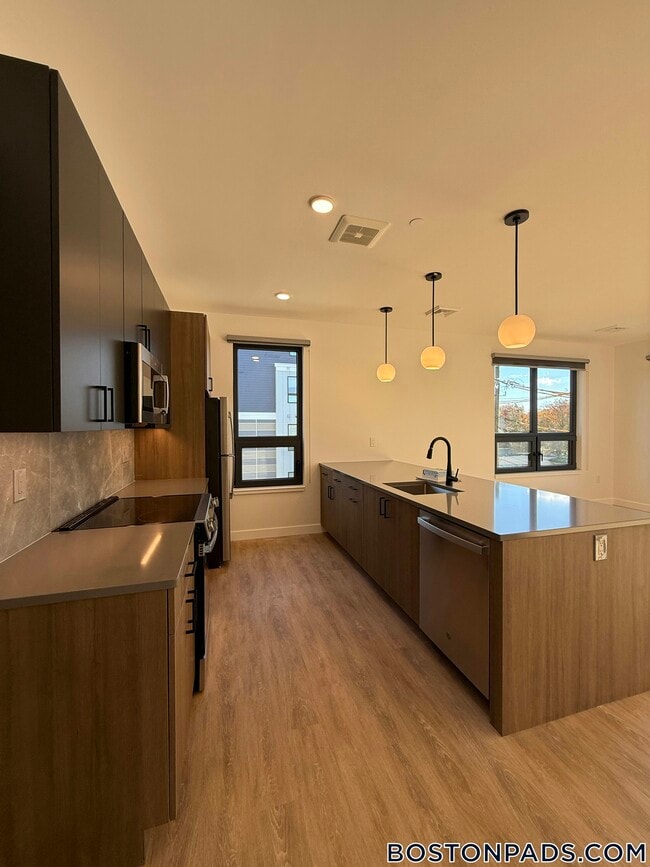 Building Photo - 199 Gardner St