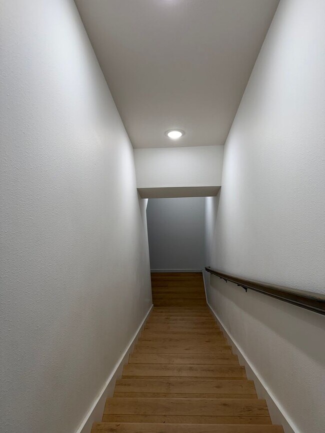 Building Photo - REMODELED 5 Bedroom | 3 Bathroom | 3 Car Garage HOME -- 3,554 sqft | BASEMENT! | NIXA SCHOOLS | F...