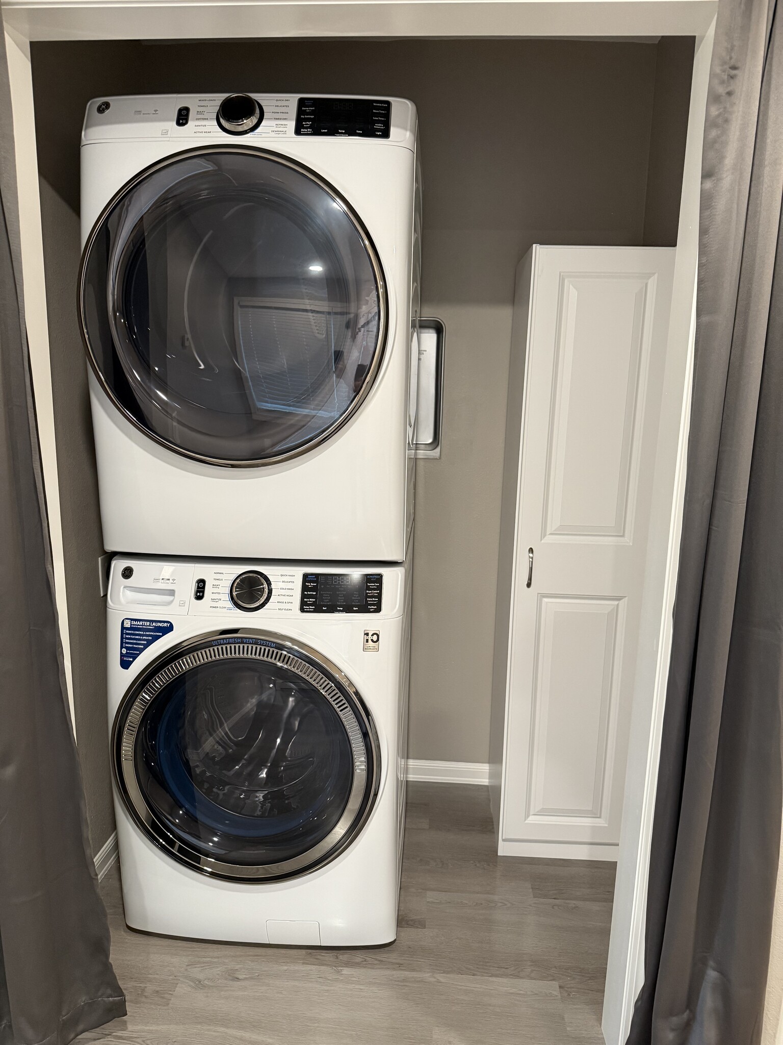 Building Photo - 609 Irwin St