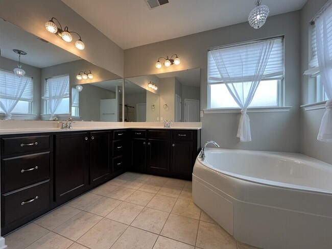 Building Photo - 17102 Alydar Commons Ln