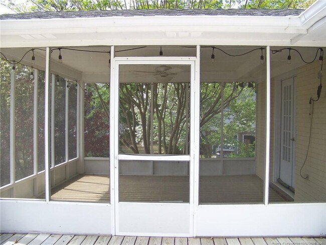 Building Photo - 6829 Towbridge Rd