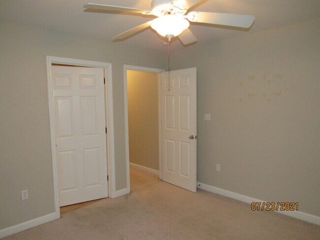 Building Photo - 22 Trevor Dr