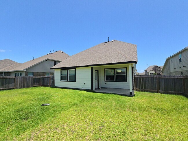 Building Photo - 14114 Little River Dr