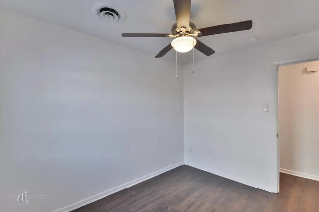 Building Photo - 4626 Don Juan St