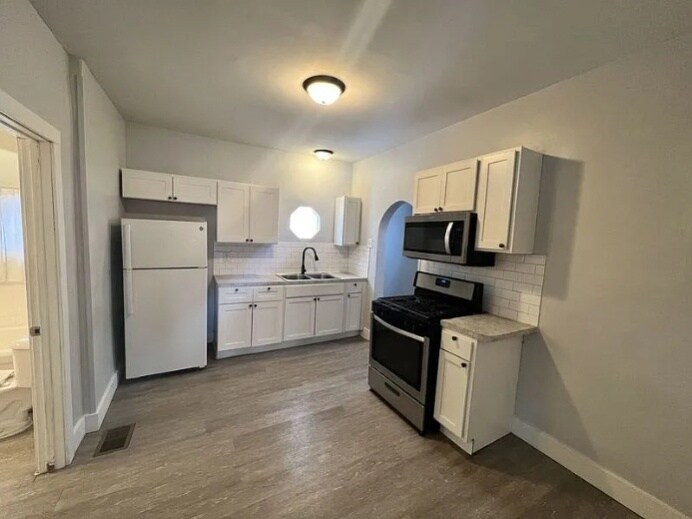 Kitchen - 923 Turner Ave NW