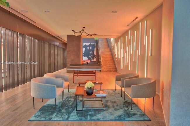 Building Photo - 480 NE 31st St