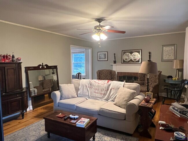 Building Photo - 145 Holmes Ave