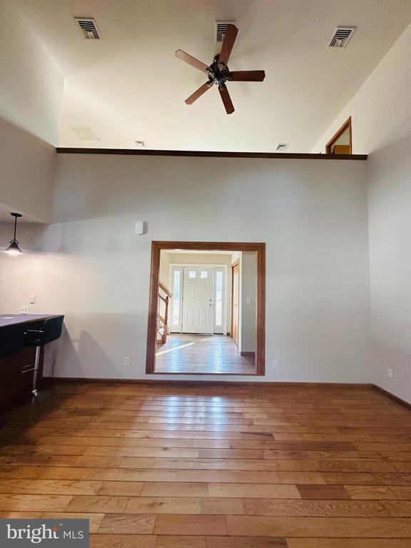 Building Photo - 15 Cherrywood Dr