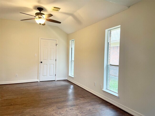 Building Photo - 8910 Driftstone Dr