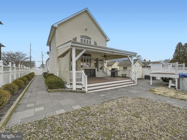 Building Photo - 107 Bayside Dr