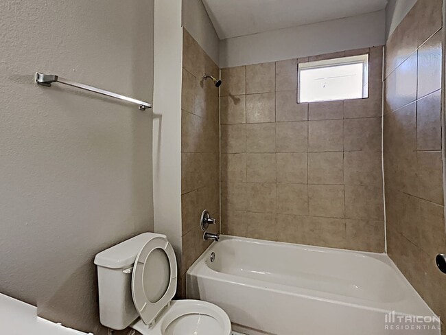 Building Photo - 3139 Boynton Dr