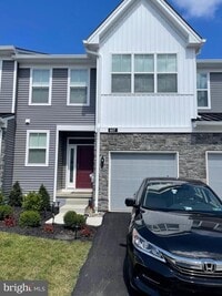 Building Photo - 607 Mockernut Ct