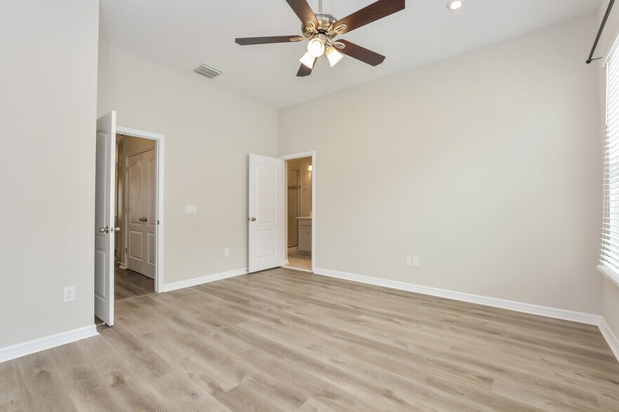 Building Photo - 1125 Mahonia Ct
