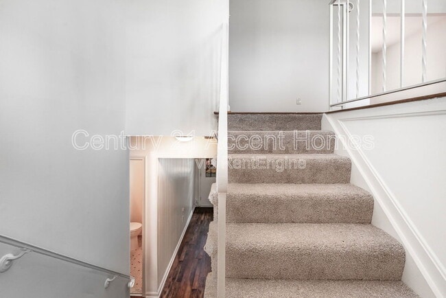 Building Photo - 3903 Hillview Ct