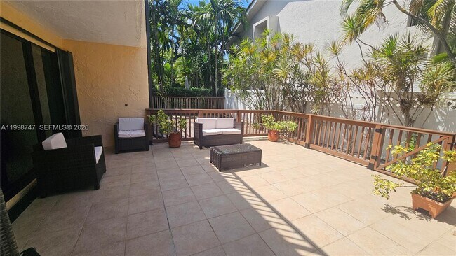 Building Photo - 16446 NE 27th Pl