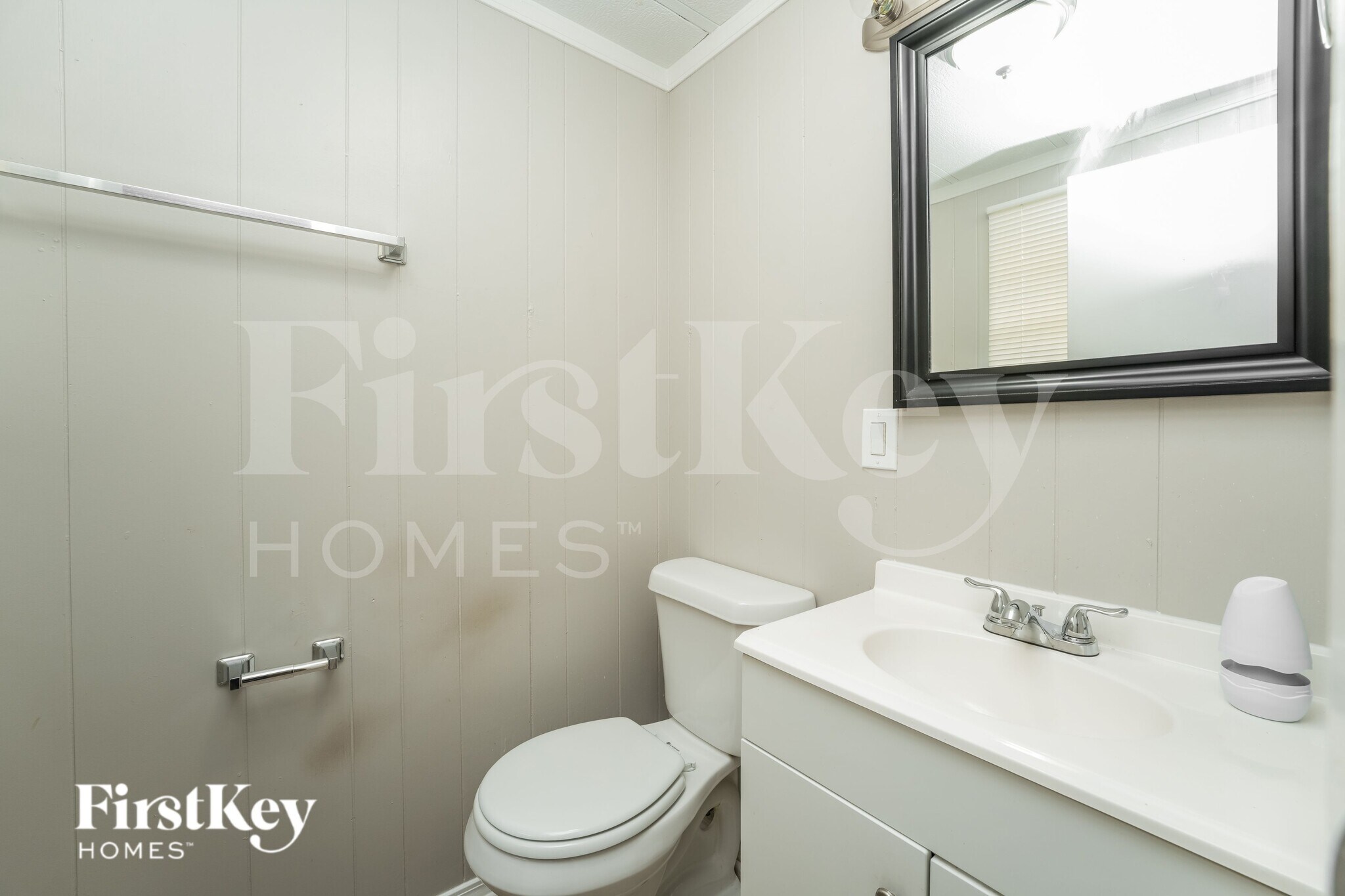 Building Photo - 1038 Adrian Cir SW