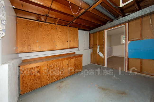 Building Photo - 4507 E 10th St
