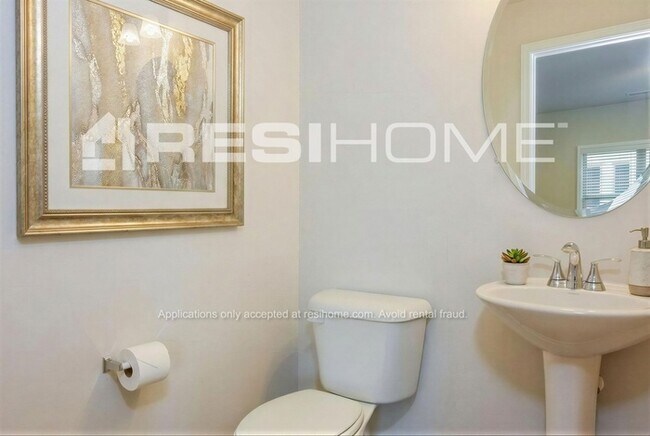 Building Photo - 1005 Tranquil Gdns Pl