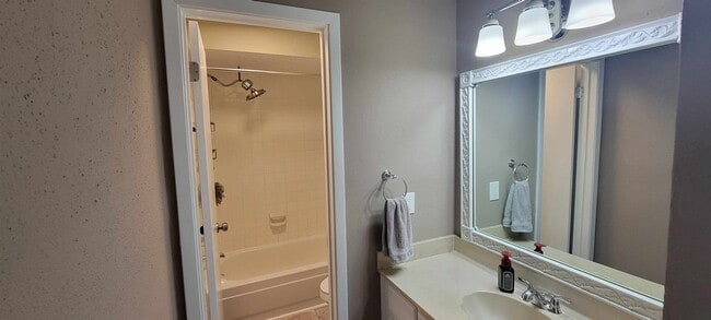 Building Photo - 14515 Wunderlich Dr