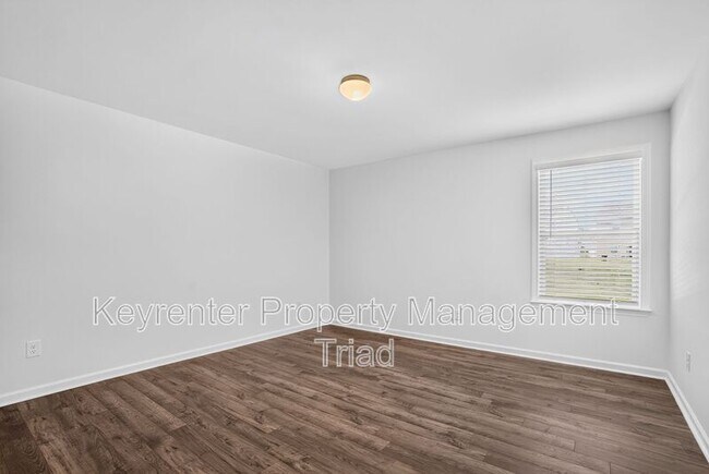 Building Photo - 3012 Highlander Pt