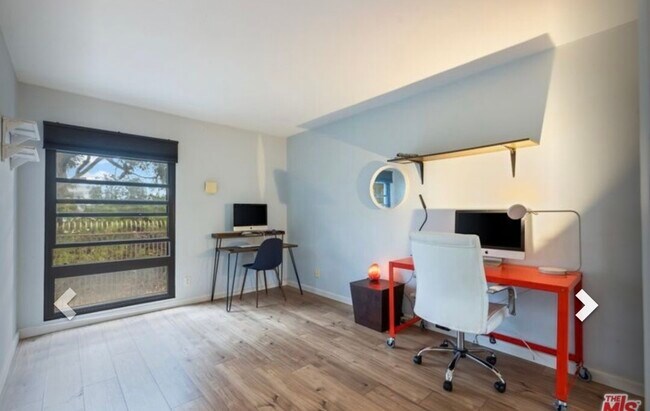 Building Photo - 7765 W 91st St