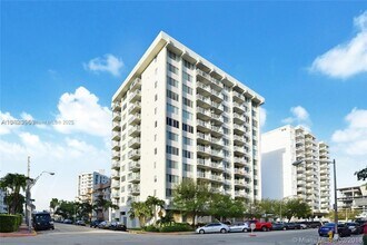Building Photo - 1345 Lincoln Rd